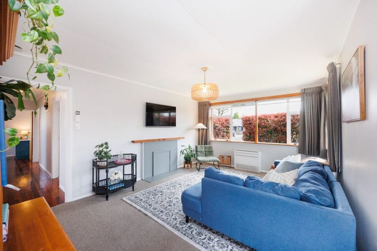 Photo of property in 2 Belfast Place, Roslyn, Palmerston North, 4414