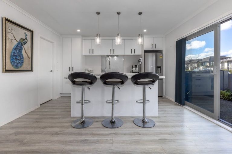 Photo of property in 34 Bluff Road, Kenepuru, Porirua, 5022