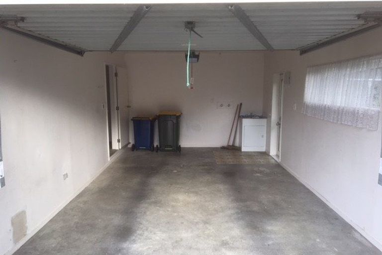 Photo of property in 8 Tern Place, Unsworth Heights, Auckland, 0632