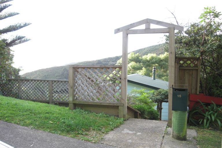 Photo of property in 16 Kerkwall Drive, Naenae, Lower Hutt, 5011