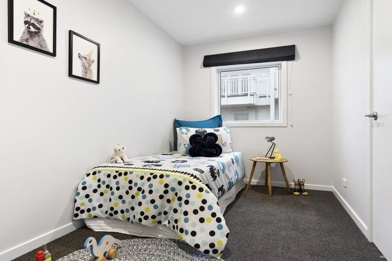Photo of property in 56e Nicholson Road, Khandallah, Wellington, 6035