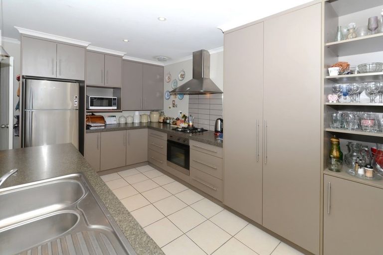 Photo of property in 15 Parkwood Place, Huntington, Hamilton, 3210