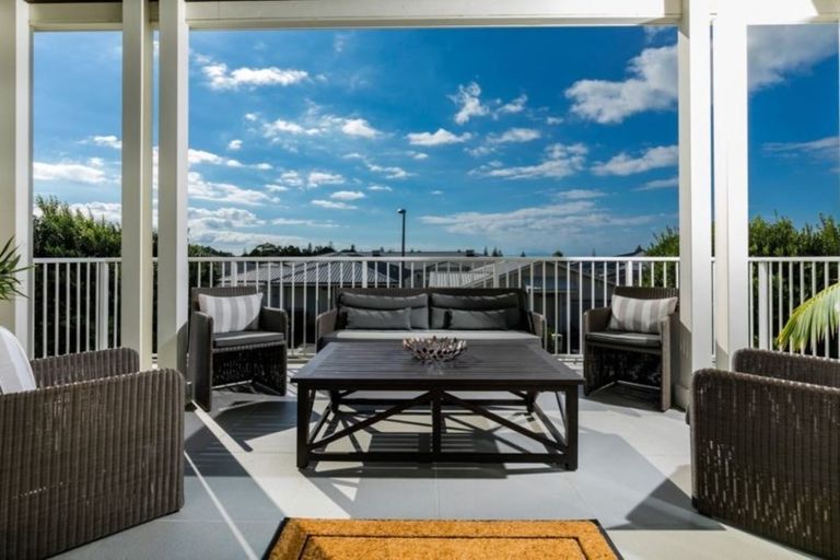 Photo of property in 15 Landmark Terrace, Orewa, 0931