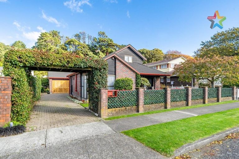Photo of property in 22 Waddington Drive, Naenae, Lower Hutt, 5011