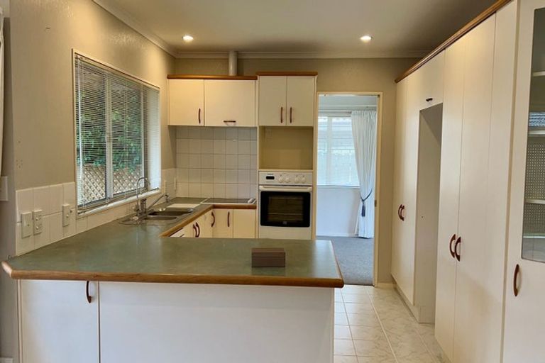 Photo of property in 31 Macnean Drive, East Tamaki Heights, Auckland, 2016