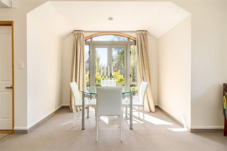 Photo of property in 12 Beckford Road, Saint Martins, Christchurch, 8022