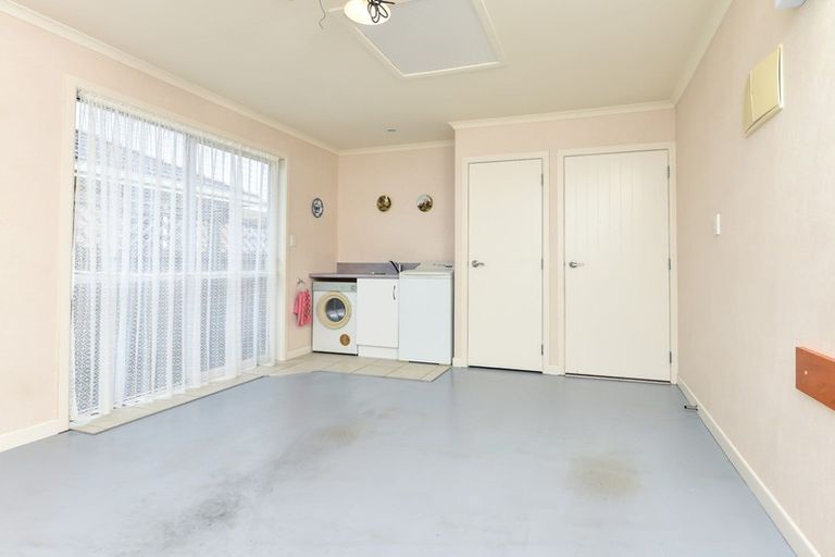 Photo of property in 14 Sovereign Isle Lane, Rototuna, Hamilton, 3210