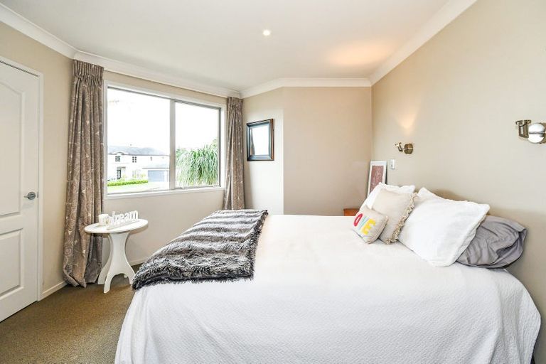 Photo of property in 53 Keywella Drive, Conifer Grove, Takanini, 2112