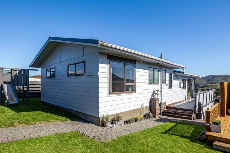 Photo of property in 8 Outram Grove, Kelson, Lower Hutt, 5010