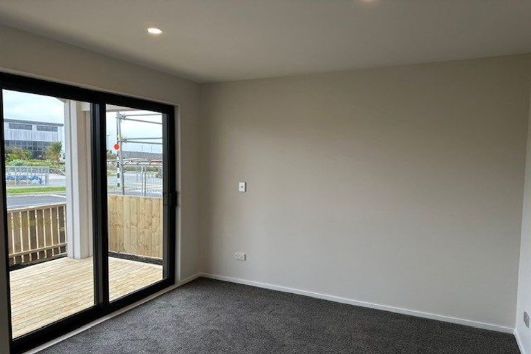 Photo of property in 20 Rorotu Avenue, Karaka, 2113