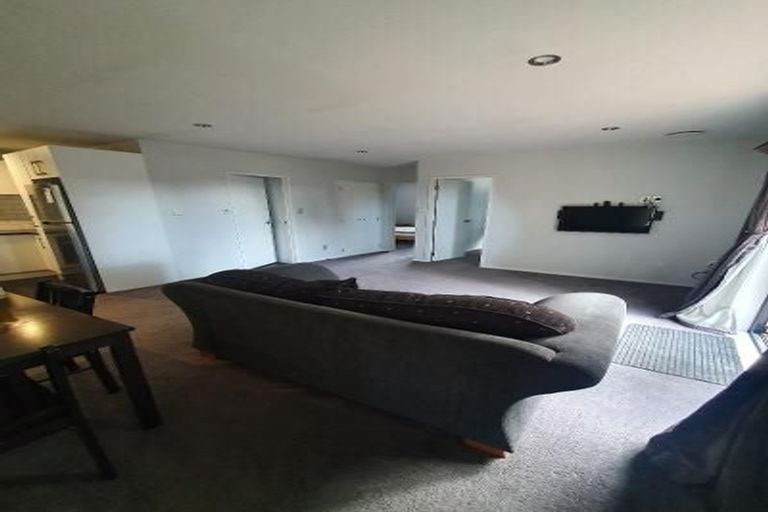 Photo of property in 19 Isobel Road, Greenhithe, Auckland, 0632