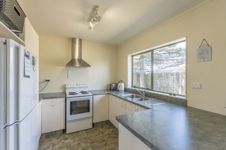 Photo of property in 33 Rosewood Place, Paraparaumu, 5032