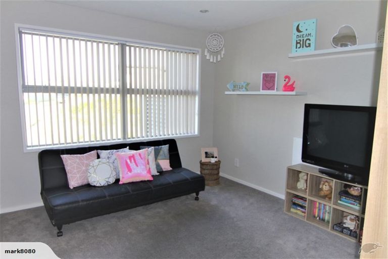 Photo of property in 27a Comber Place, Johnsonville, Wellington, 6037