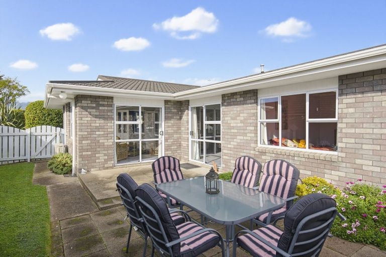 Photo of property in 16 Easton Way, Levin, 5510