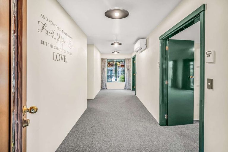 Photo of property in 1 Strachan Way, Highbury, Palmerston North, 4412