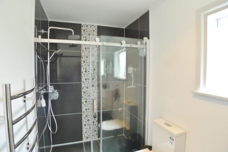 Photo of property in 71 Keegan Drive, Massey, Auckland, 0614