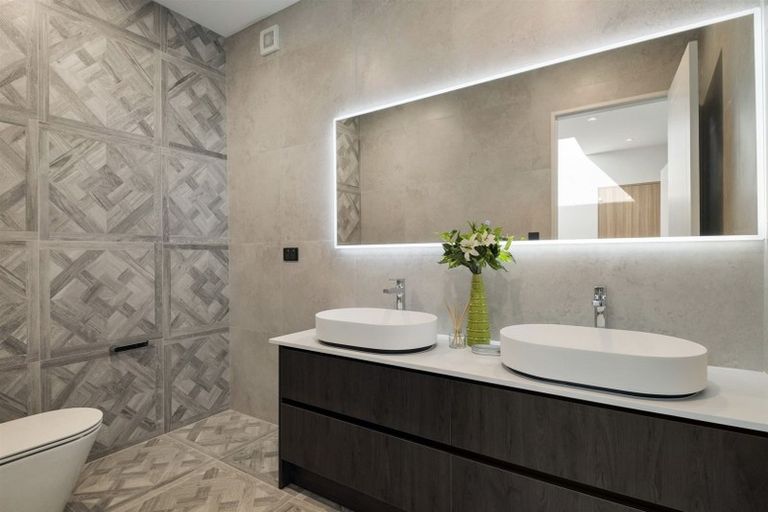 Photo of property in 1 Seawind Way, Hobsonville, Auckland, 0616