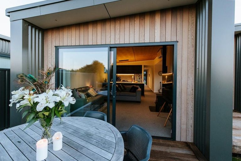 Photo of property in 32 Burbank Road, Wanaka, 9382
