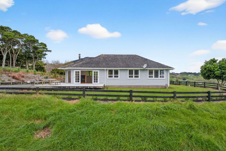 Photo of property in 109 Mountain Road, Maungaturoto, 0587