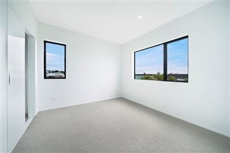 Photo of property in 41 Eileen Newey Place, Henderson, Auckland, 0612