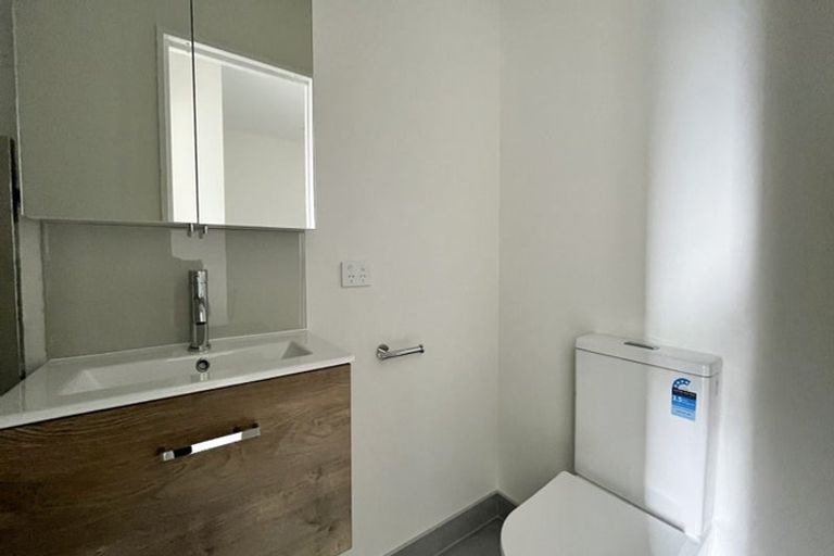 Photo of property in 5/25 Jabuka Street, Glen Eden, 0602