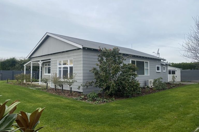 Photo of property in 197 Belfast Road, Belfast, Christchurch, 8051