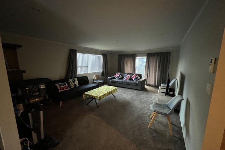 Photo of property in 1/7 Bathurst Street, Silverstream, Upper Hutt, 5019