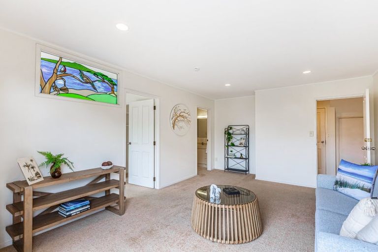 Photo of property in 45c Hyde Road, Rothesay Bay, Auckland, 0630