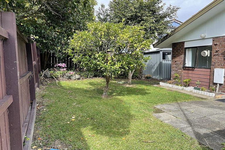 Photo of property in 1/123 Prince Regent Drive, Half Moon Bay, Auckland, 2012