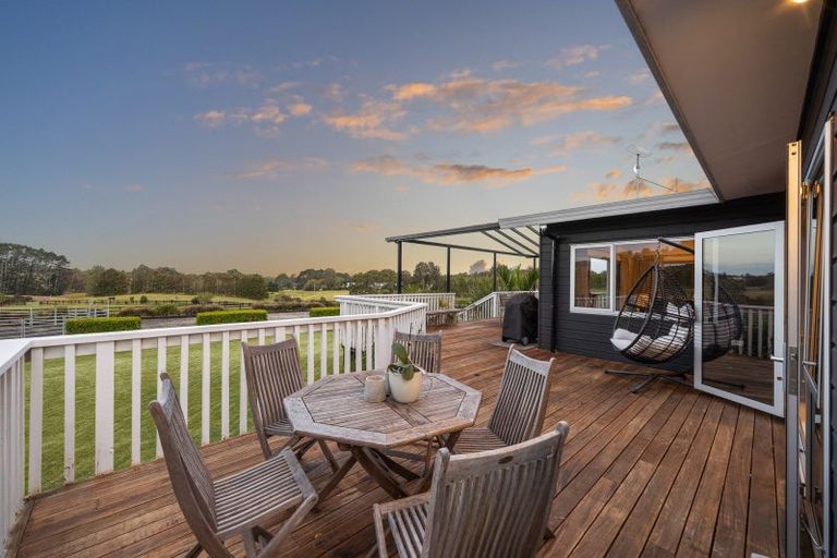 Photo of property in 145 Hanham Road, Kumeu, 0891