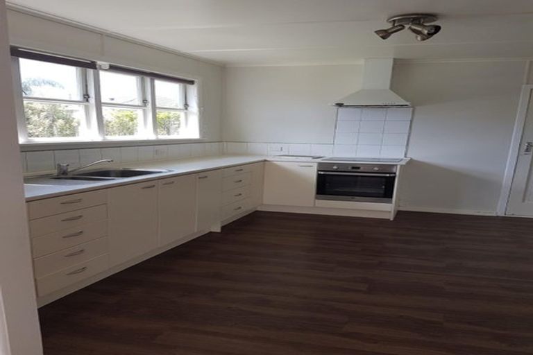Photo of property in 20 Chippendale Crescent, Birkdale, Auckland, 0626