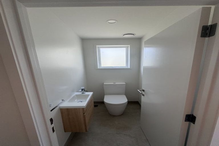 Photo of property in 7a Camrose Place, Glenfield, Auckland, 0629