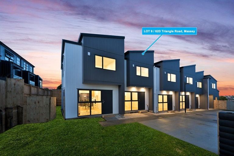 Photo of property in 62d Triangle Road, Massey, Auckland, 0614