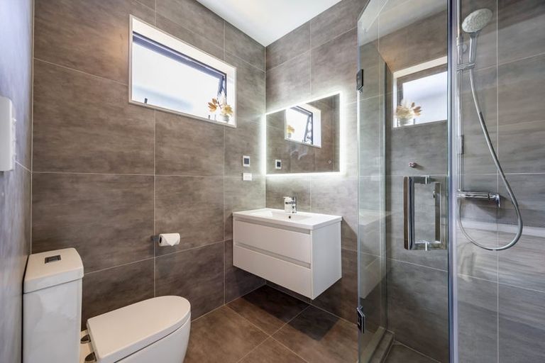 Photo of property in 3 Vintry Drive, Kumeu, 0810