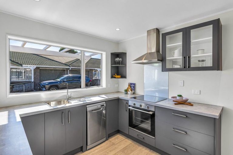 Photo of property in 2/32 Hurley Road, Paraparaumu Beach, Paraparaumu, 5032