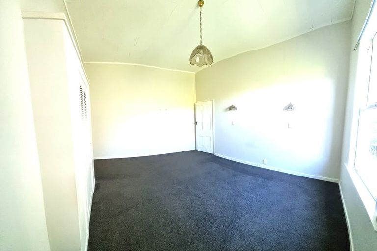 Photo of property in 10 Chesterton Street, Johnsonville, Wellington, 6037