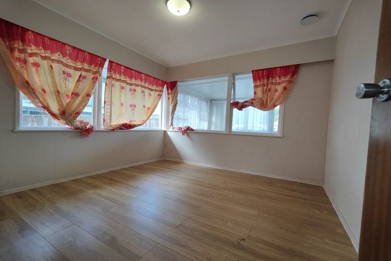 Photo of property in 5 Wilbur Place, Pakuranga Heights, Auckland, 2010