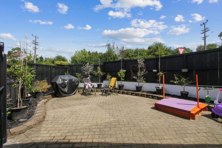 Photo of property in 33a Makora Road, Massey, Auckland, 0614