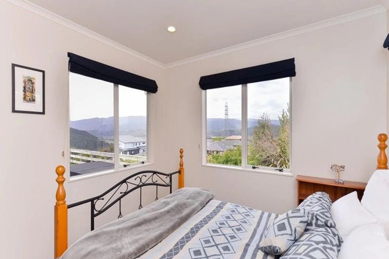 Photo of property in 31 Mcewen Crescent, Riverstone Terraces, Upper Hutt, 5018