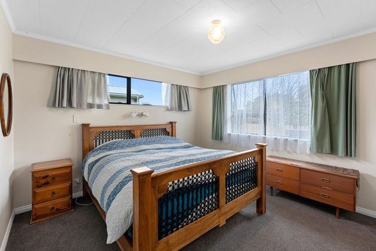Photo of property in 1 Nikau Place, Otaki, 5512