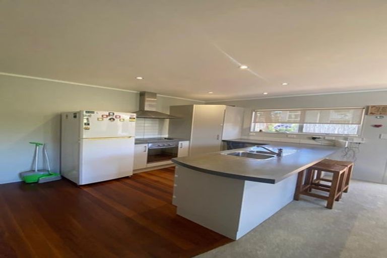 Photo of property in 77a Rosier Road, Glen Eden, Auckland, 0602