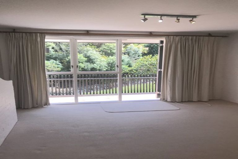 Photo of property in 141l Churton Drive, Churton Park, Wellington, 6037