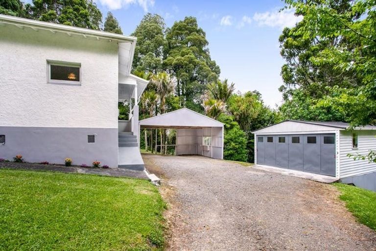 Photo of property in 2 Otitori Bay Road, Titirangi, Auckland, 0604
