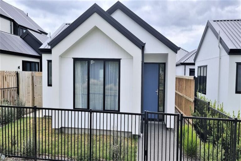 Photo of property in 14 Wimbledon Lane, Halswell, Christchurch, 8025