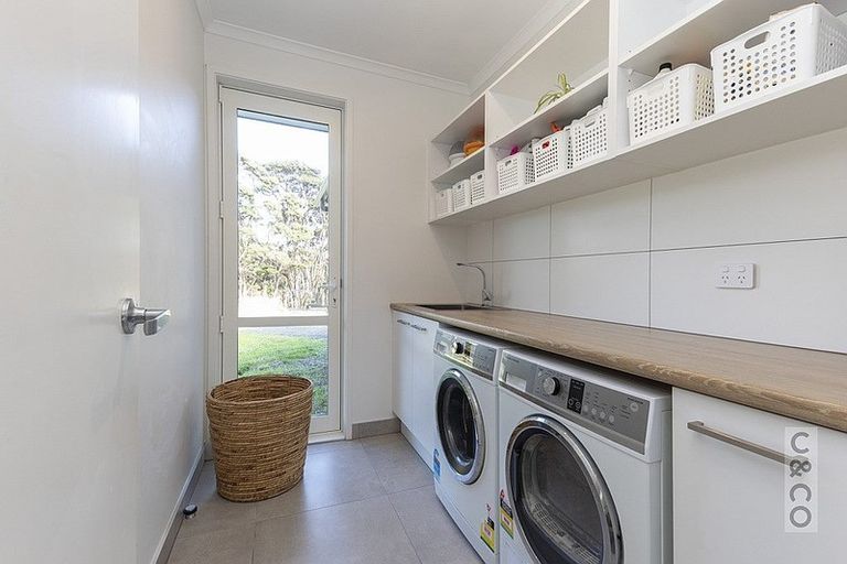 Photo of property in 1293 Old North Road, Helensville, 0875