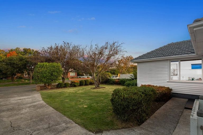 Photo of property in 39 Charlcott Street, Burnside, Christchurch, 8053