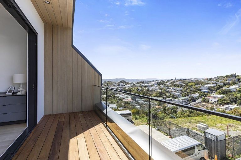 Photo of property in 131 Tiketike Way, Brooklyn, Wellington, 6021