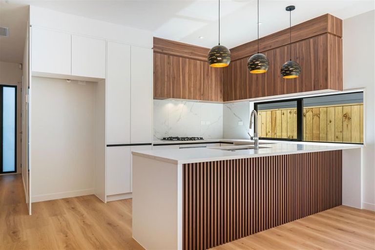 Photo of property in 21 Whakairo Crescent, Gulf Harbour, 0930