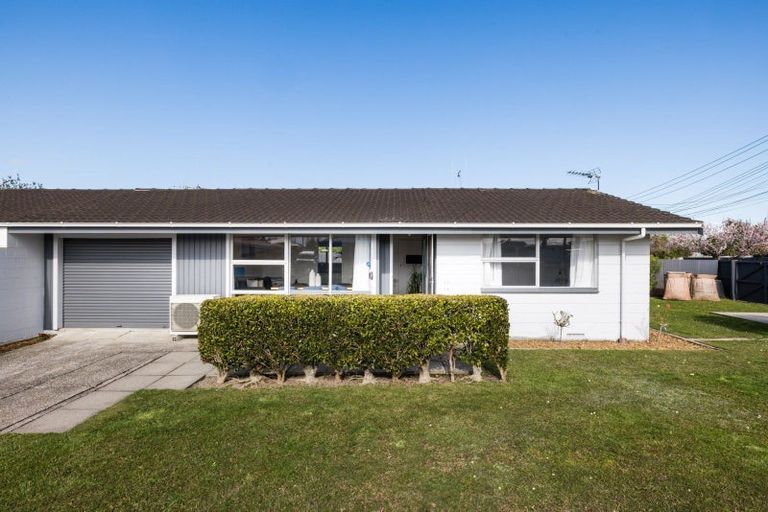 Photo of property in 2 Thornton Place, Melville, Hamilton, 3206