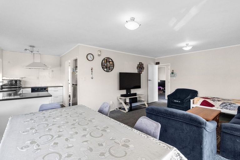 Photo of property in 2/6 Wicklow Place, Bell Block, New Plymouth, 4312